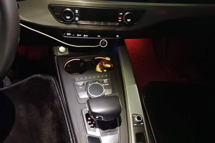 Used Audi A4L 2018 30th Anniversary Edition 40 TFSI Fashion Model