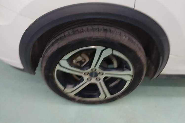 Used Lynk & Co 05 2020 2.0TD Two-Wheel Drive Zhaoyang Plus Right Rear Wheel Hub