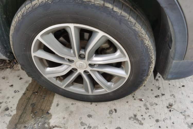 Used Geely Auto Emgrand X7 Sport 2018 1.8TD Automatic Two-Wheel Drive Smart Connect 4G Internet Edition
