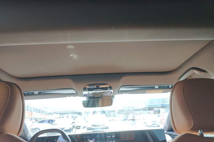 Used VOYAH PASSION 2024 PHEV Four-Wheel Drive Ultra-Long Range Executive Edition Headliner