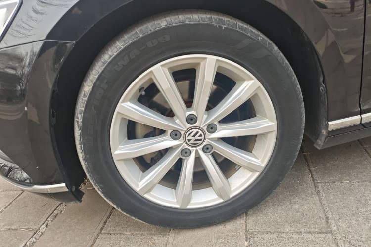 Used Volkswagen Magotan 2018 330TSI DSG Advanced Model Left Front Wheel Hub