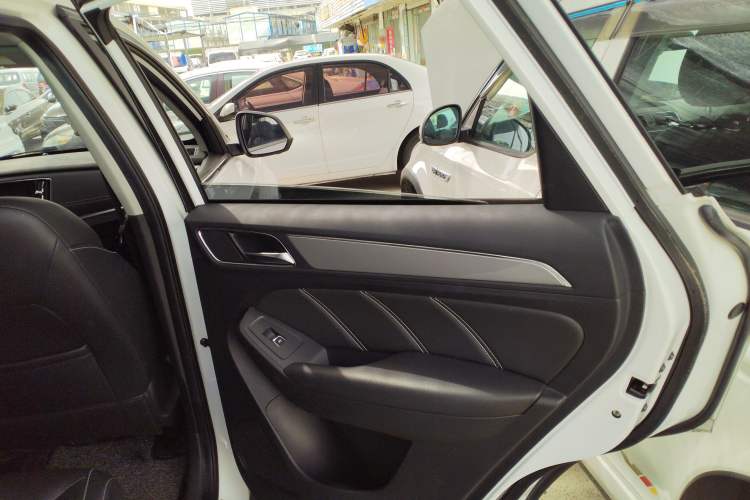 Used Roewe RX5 2019 30T Two-Wheel Drive Automatic Ali SmartConnect Platinum Edition