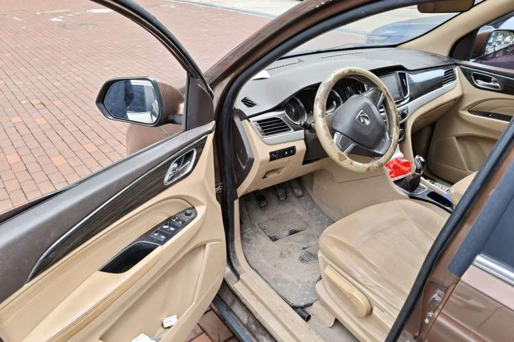 Used Baojun 730 2016 1.5L Manual Luxury Edition 7 Seats Driver Seat