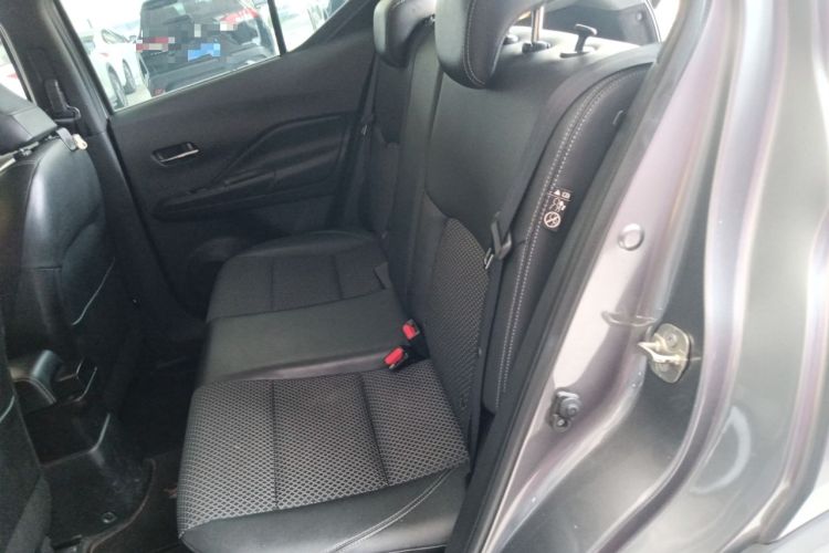 Used Nissan Kicks 2019 1.5L CVT Smart Connect Luxury Edition
