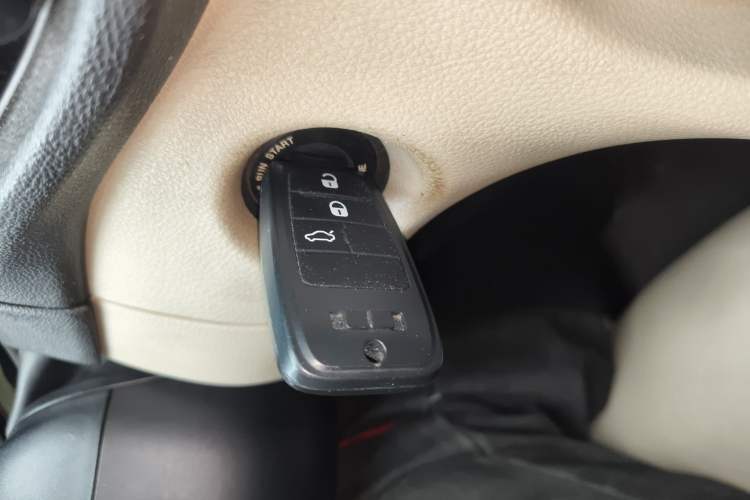 Used Fiat Viaggio 2012 1.4T Automatic Enjoyment Edition Vehicle Key