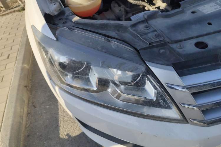 Used Volkswagen Santana 2013 1.6L Manual Comfort Edition Right Front Headlight