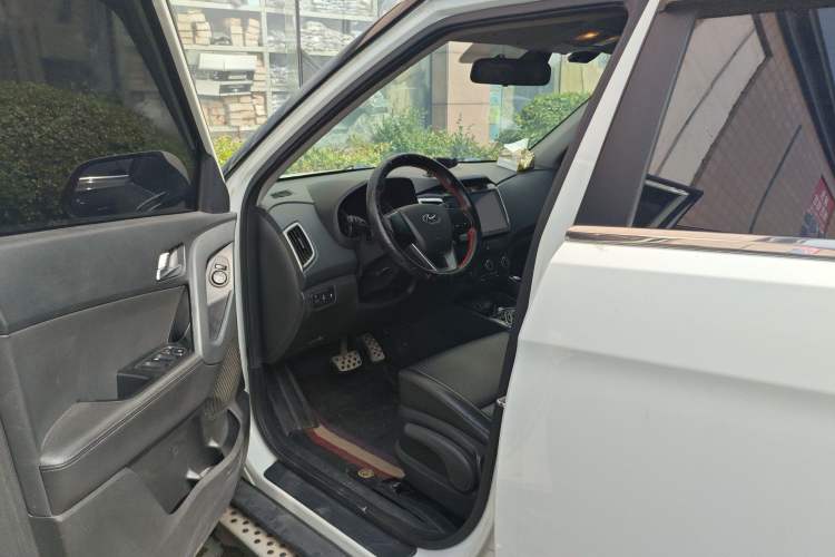 Used Hyundai ix25 2015 1.6L Automatic Two-Wheel Drive Smart GLS Trim Driver Seat