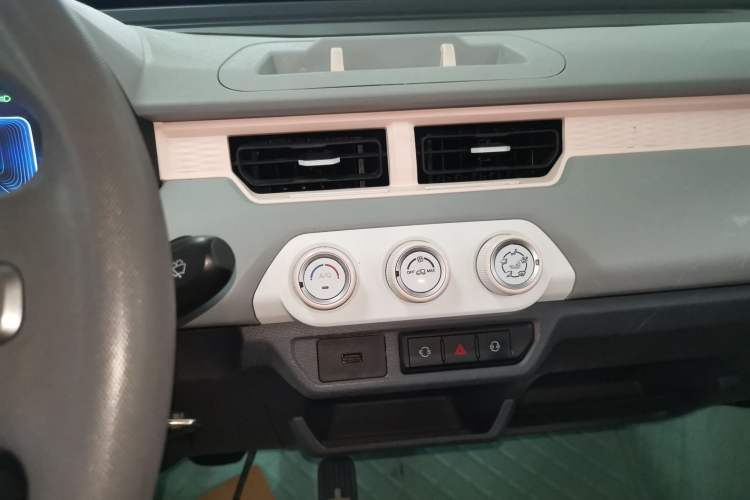 Used Chery New Energy QQ Ice Cream 2022 170km Sundae Phosphate Lithium-Ion