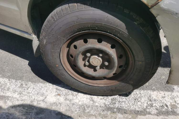 Used Dongfeng Xiaokang C36 2019 1.5L Base Version II China VI DK15 Right Front Wheel Hub