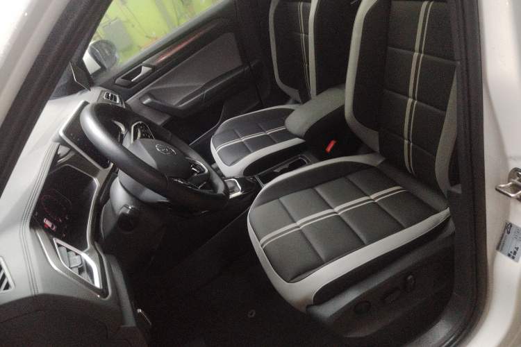 Used Volkswagen T-ROC 2023 300TSI DSG Two-Wheel-Drive Chen Guang Edition Left Front Seat