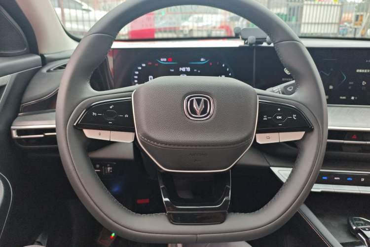 Used CHANGAN Eado 2024 PLUS Blue Whale NE 1.4T GDI DCT High-Energy Edition
