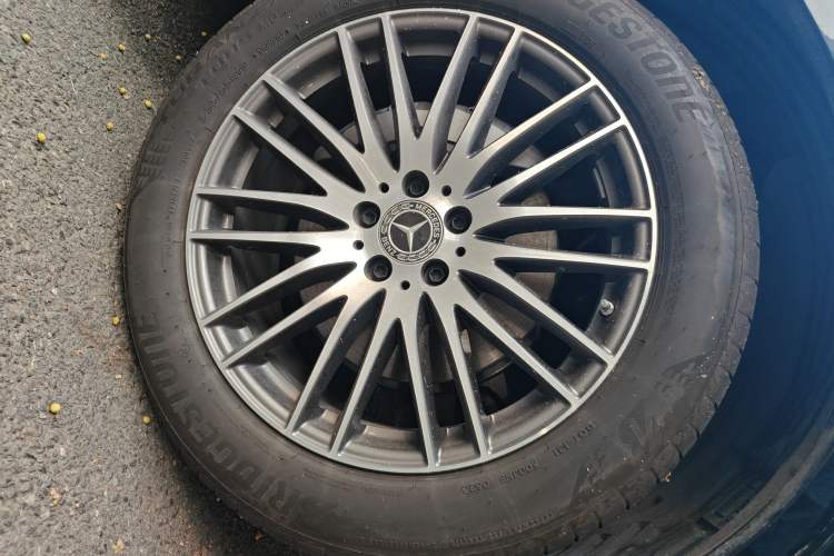 Used Mercedes-Benz GLC 2025 Refreshed GLC 300 L 4MATIC Dynamic Version 5 Seats Right Front Wheel Hub