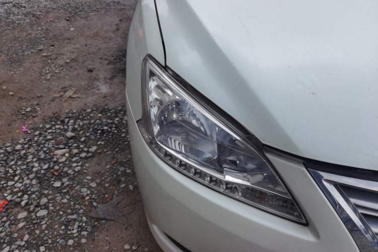Used Nissan Sylphy 2014 1.6XV CVT Deluxe Edition Right Front Headlight