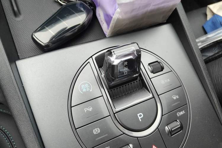 Used BYD Seal 06 New Energy 2025 DM-i Smart Drive 80KM Luxury Model Gear Lever