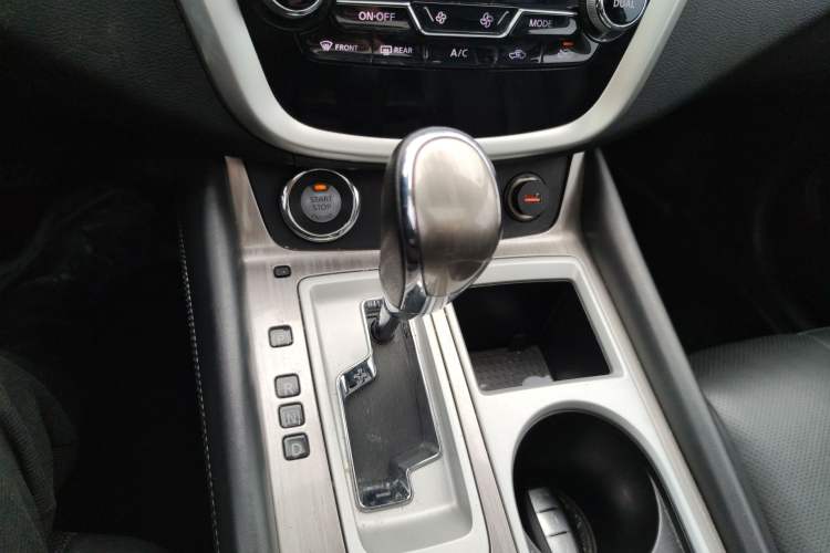 Used Nissan Murano 2019 2.5L XL Two-Wheel Drive Smart Connect Luxury Edition China VI Standard