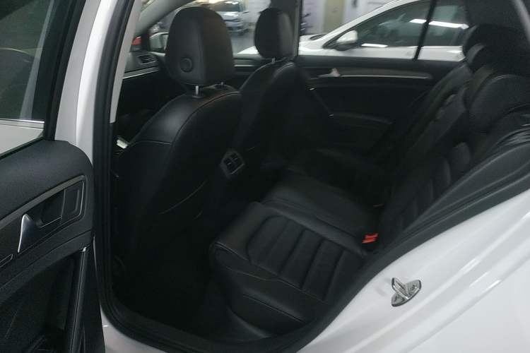 Used Volkswagen Golf 2015 1.4TSI Automatic Luxury Model Left Rear Seat