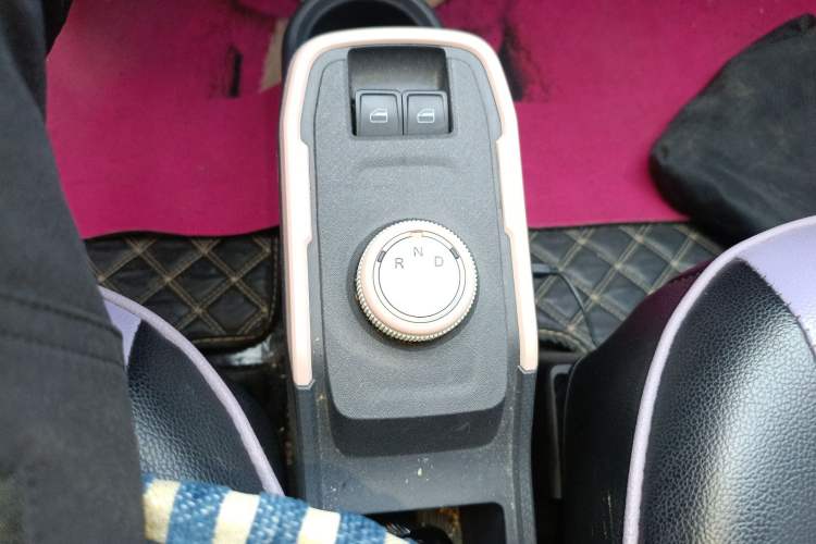 Used Chery QQ Ice Cream 2022 170km Sundae Phosphate Lithium-Ion