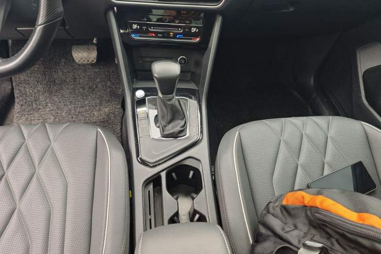 Used Volkswagen Tiguan L 2023 300TSI Automatic Two-Wheel Drive Smart Edition
