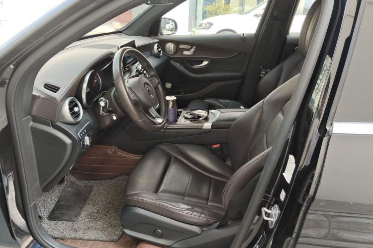 Used Mercedes-Benz GLC 2019 Refreshed GLC 300 L 4MATIC Dynamic Edition
