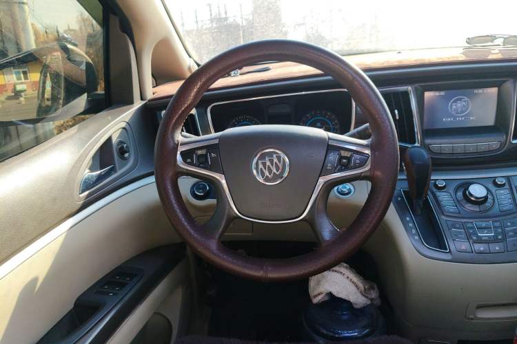 Used Buick GL8 2011 3.0L GT Luxury Business Haoya Edition
