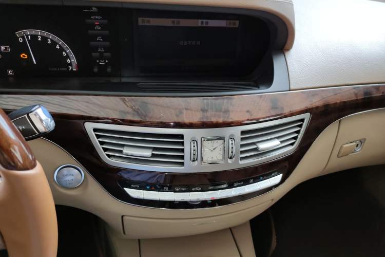 Used Mercedes-Benz S-Class 2008 S 500 L Audio And AC Panel