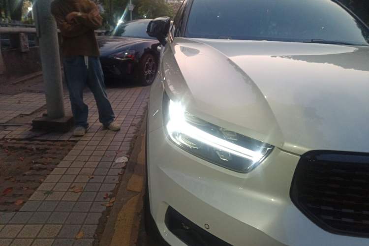 Used Volvo XC40 2021 T4 Four-Wheel Drive Smart & Sporty Edition
