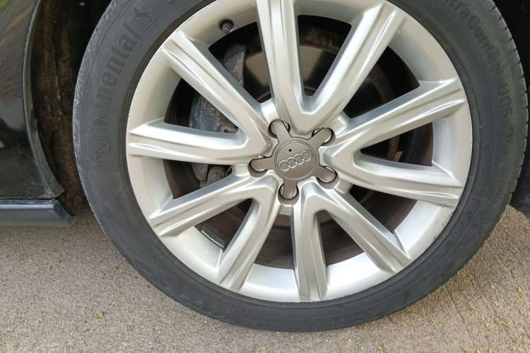 Used Audi A6L 2014 TFSI Standard Model Right Front Wheel Hub