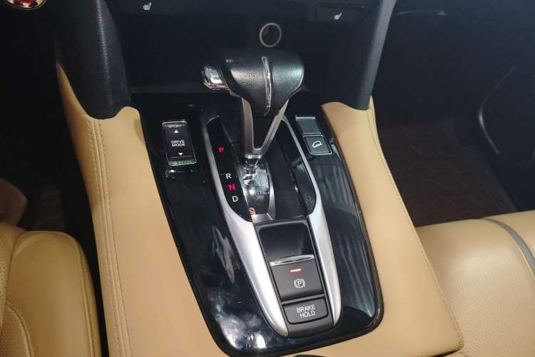 Used Honda UR-V 2020 240TURBO Front-Wheel Drive Elegant Edition