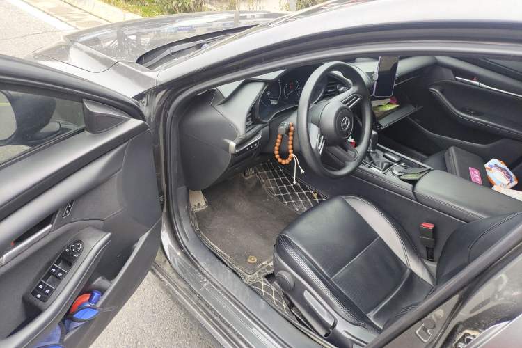 Used Mazda Mazda 3 Axela 2022 2.0L Automatic Zhiqing Edition
