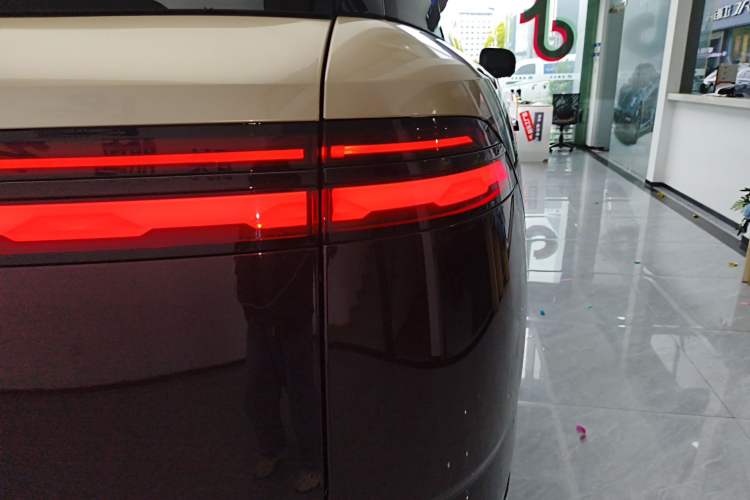 Used Denza N8L 2025 Model Zunrong Model Exterior 3