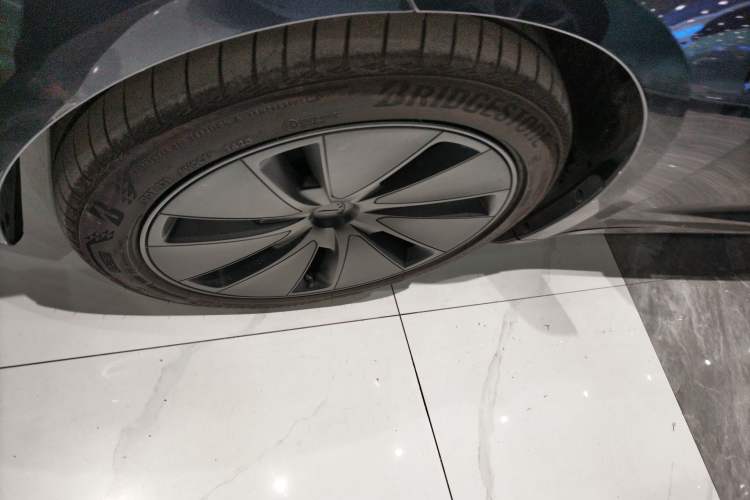 Used Tesla Model 3 2025 Rear-Wheel-Drive Version
