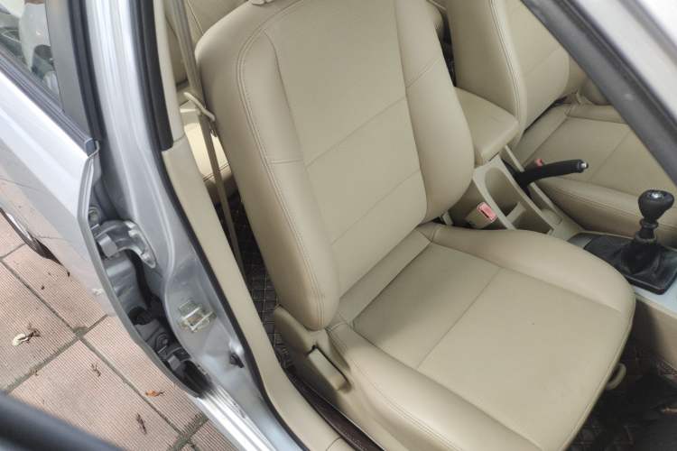 Used Buick Excelle 2013 1.5L Manual Classic Model Right Front Seat