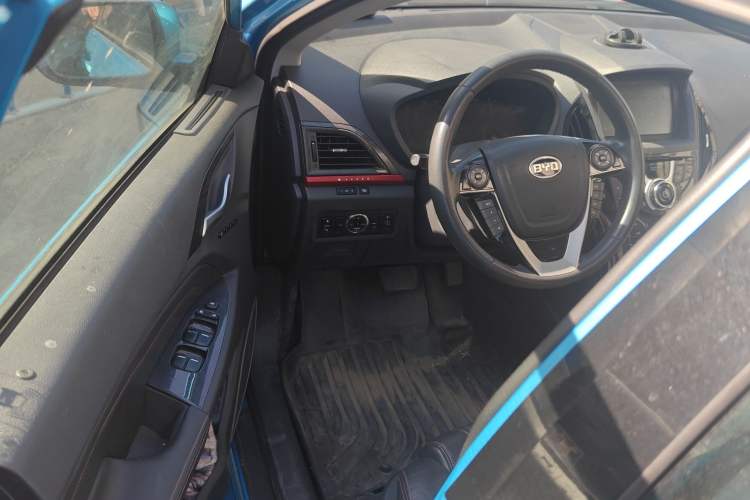 Used BYD Qin New Energy 2014 1.5T Flagship Model
