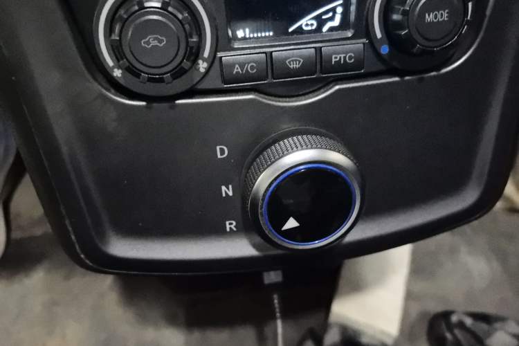 Used Foton Qianduoduo 2024 Box-Type Van Flat Roof 2 Seats EVE Energy 41.86 kWh