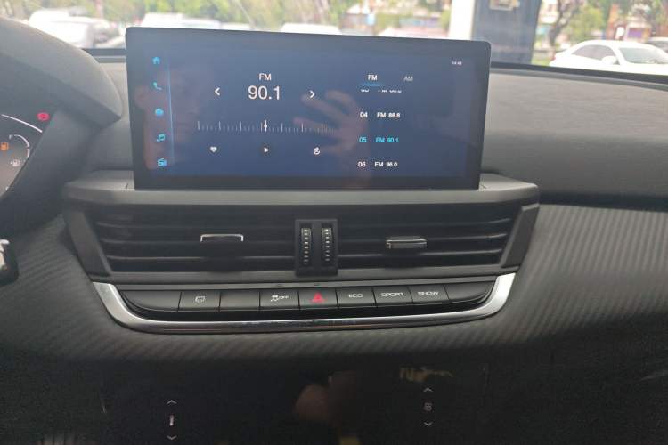 Used Dongfeng Aeolus Yixuan 2021 230T Automatic Hunter Edition Audio And AC Panel