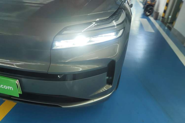 Used ONVO Luxeed L90 2025 Model—Max Six-Seater Version
