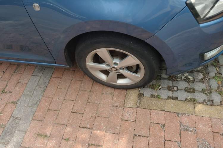 Used Skoda Rapid Spaceback 2014 1.6L Automatic Enjoyment Edition