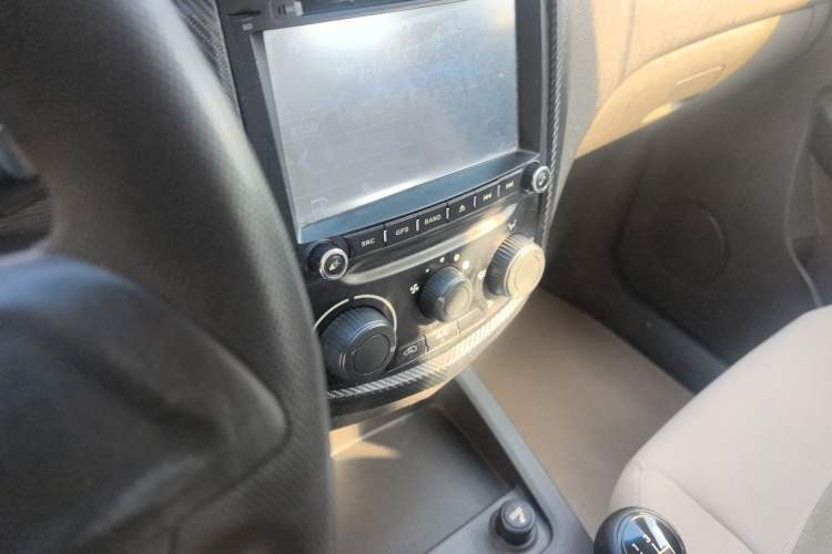 Used Wuling Hongguang 2014 1.2L Standard Model China IV