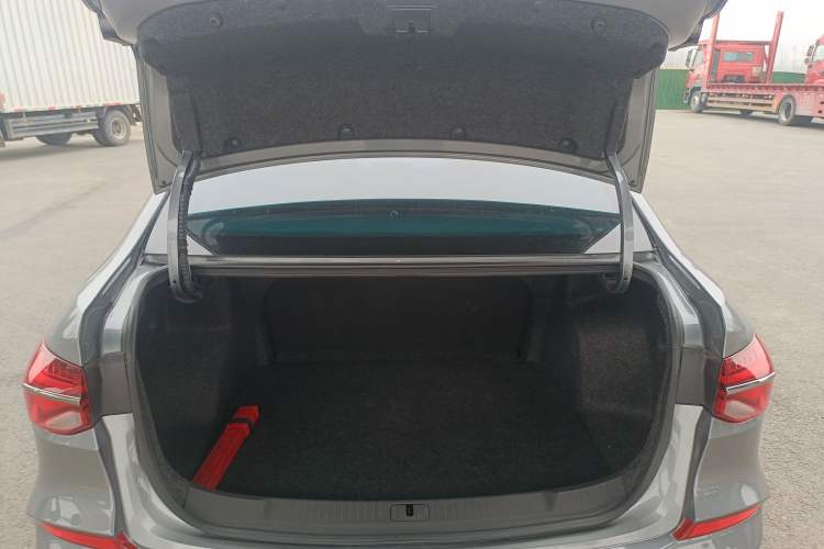 Used Chevrolet Monza 2022 Light Hybrid RS 330T Automatic Comfort Edition Trunk