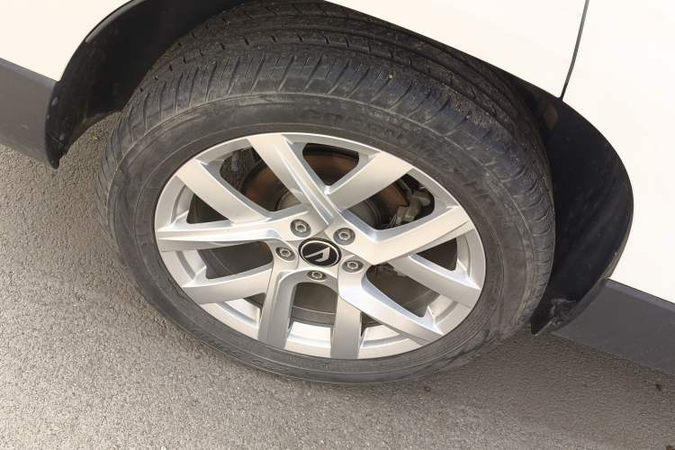 Used Jetta VS7 2023 280TSI Automatic Trend Edition Right Rear Wheel Hub