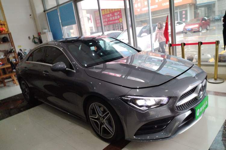 Used Mercedes-Benz CLA 2021 CLA 200 Front Right 45 Deg
