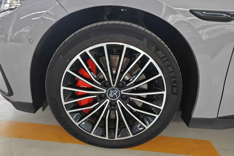 Used BYD Han 2025 EV with 701 km of Laser Radar-Enabled Intelligent Driving