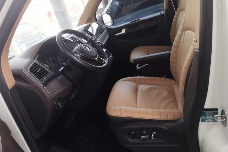 Used Volkswagen Caravelle 2018 2.0 TSI 4x4 Luxury Edition 7-Seater
