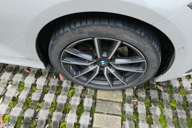 Used BMW 3 Series 2023 325Li M Sport Package Right Front Wheel Hub