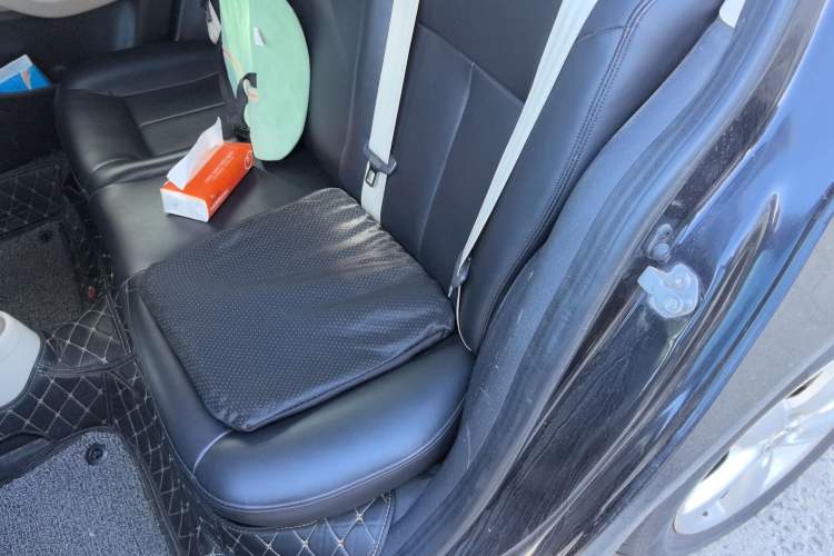 Used Volkswagen Lavida 2011 1.6L Automatic PinYou Edition Left Rear Seat