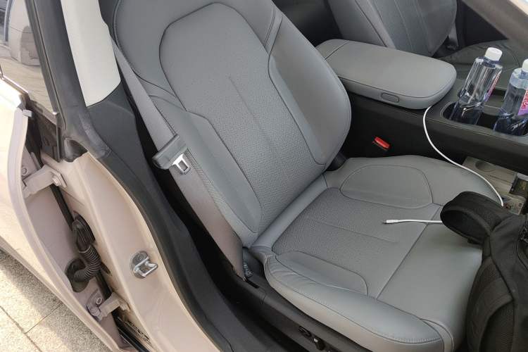 Used Nio ET5 2022 75 kWh Right Front Seat