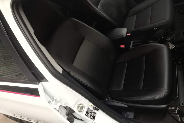 Used Toyota YARiS L Zhi Xiang 2018 1.5E CVT Champion Limited Edition Right Front Seat