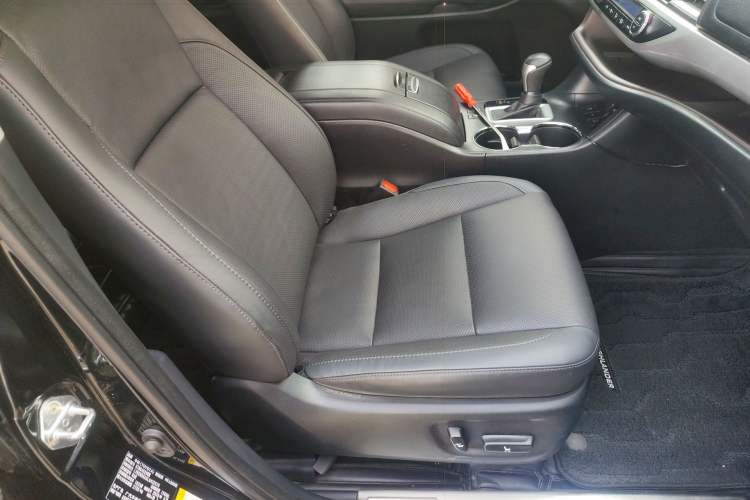 Used Toyota Highlander 2018 2.0T Four-Wheel Drive Prestige Version 7 Seats China VI Standard Right Front Seat