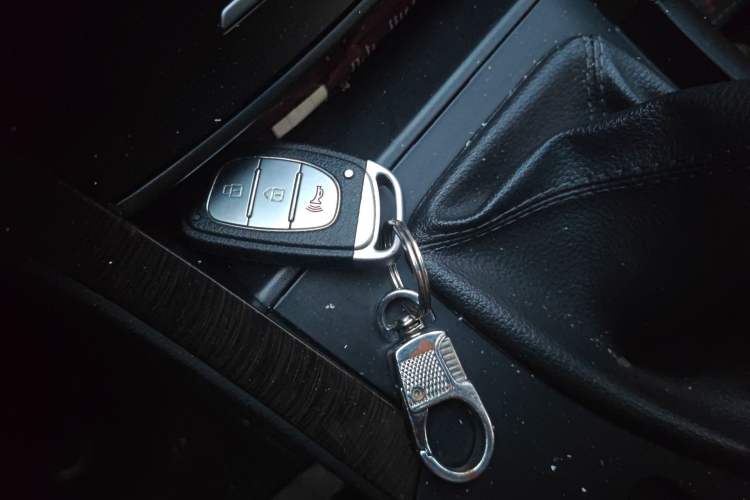 Used HYOSOW S6 2017 1.5T Manual Phantom Joy Model
