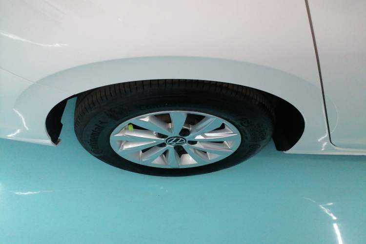 Used Volkswagen Bora 2023 1.5L Automatic Changer Limited Edition Right Rear Wheel Hub